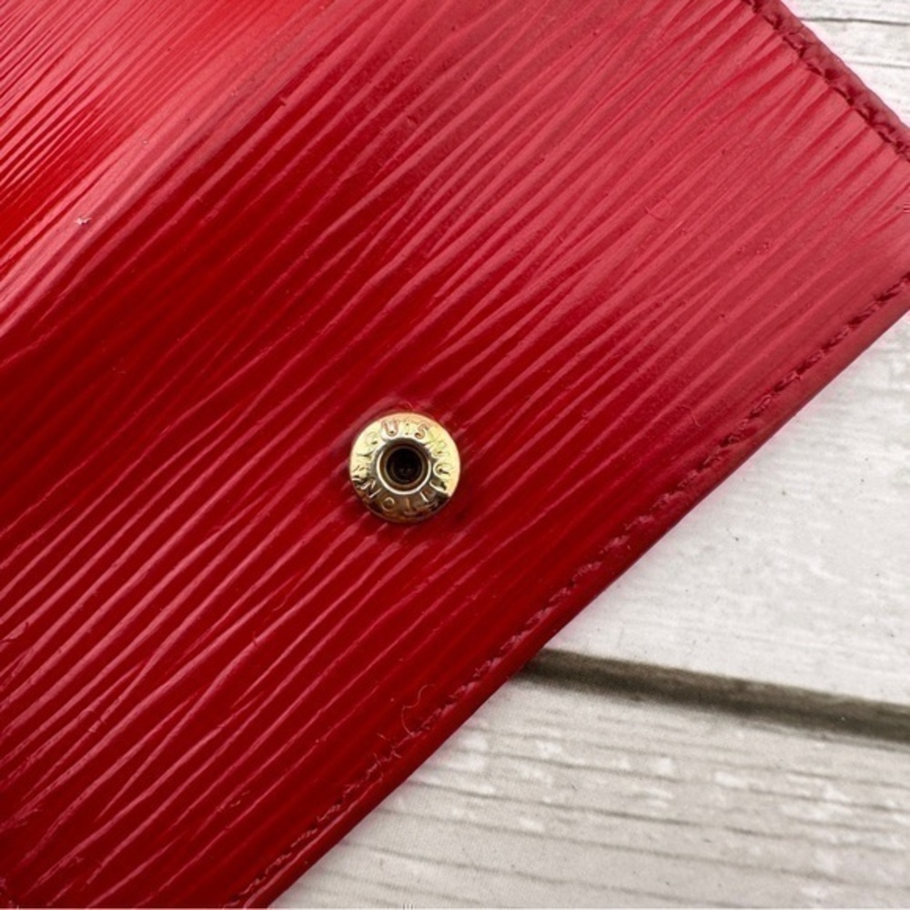 AUTHENTIC Louis Vuitton key holder. Previously owned. Red. - Picture 10 of 16